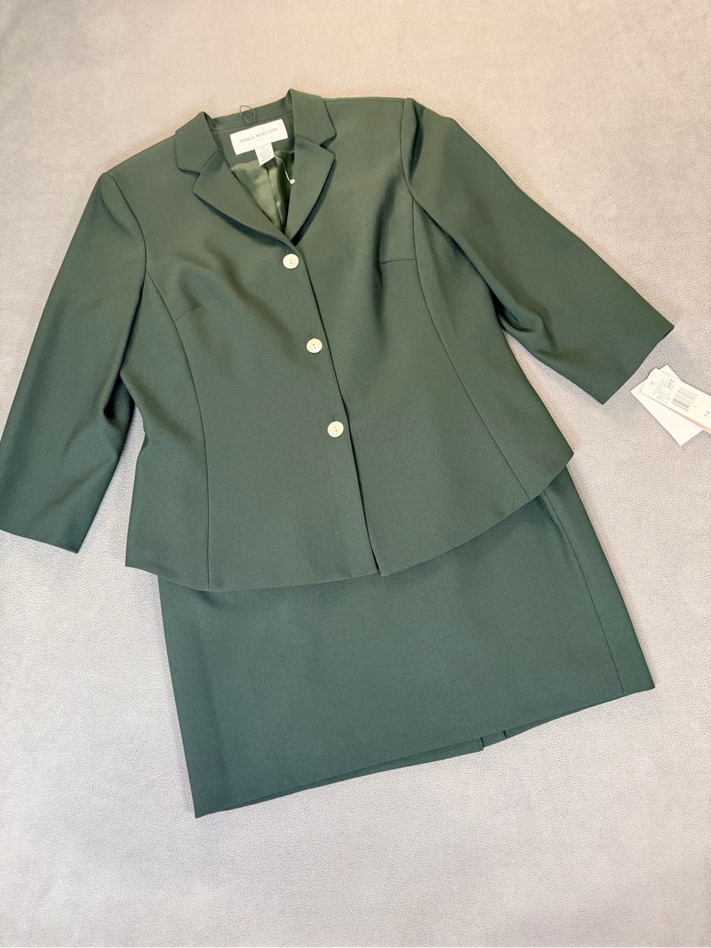 Jones New York Women's Skirt Suit- Green- Jacket 3/4 Sleeve- Size 14- NWT